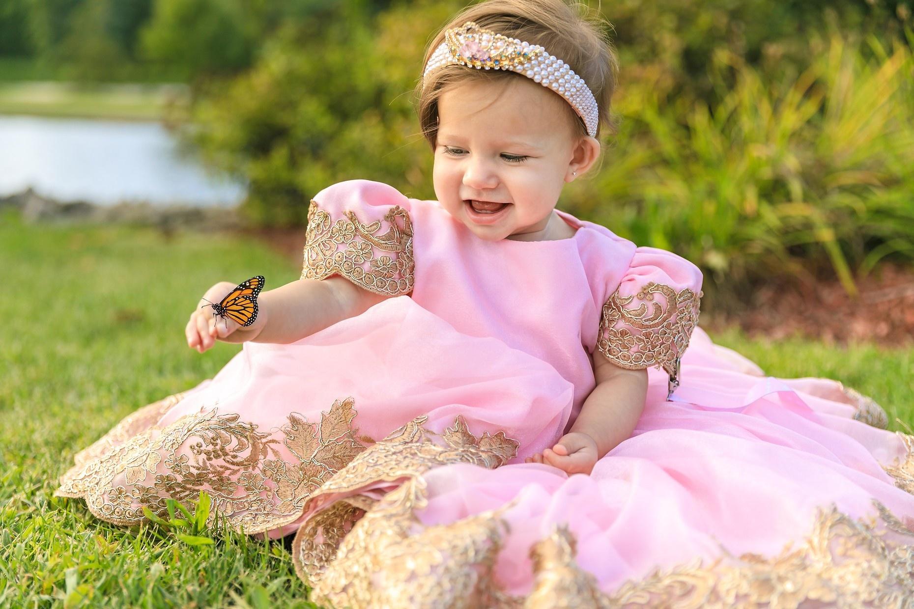 carousel-hero-element image-0